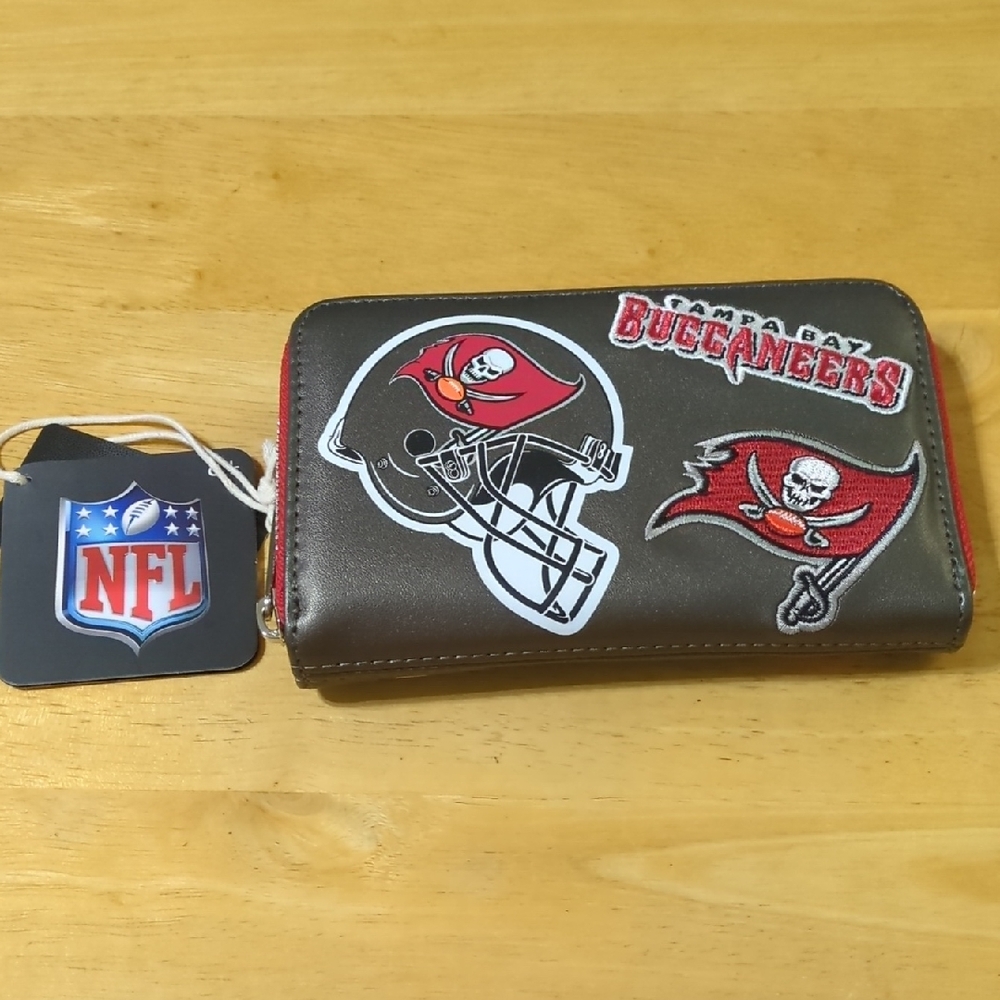 Tampa Bay Buccaneers Loungefly Wallet